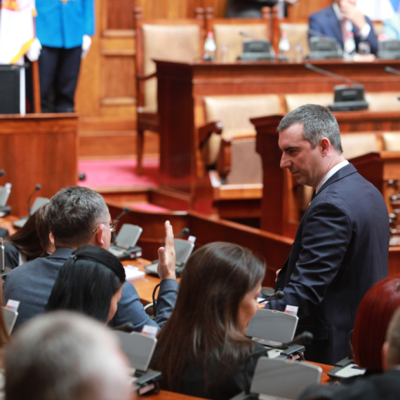 Završena rasprava u Skupštini: Glasanje o izmenama i dopunama Zakona o lokalnim izborima sutra u 10 sati