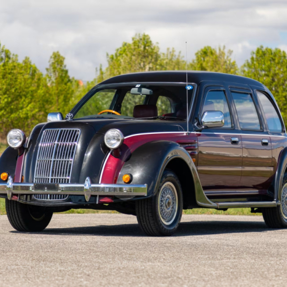 Malo poznata Toyota Classic na prodaju: Duša Hiluxa u retro pakovanju FOTO