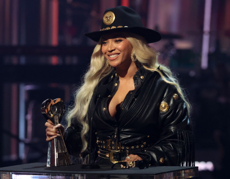 Fanovi Tejlor Svift i Bijonse u klinču VIDEO