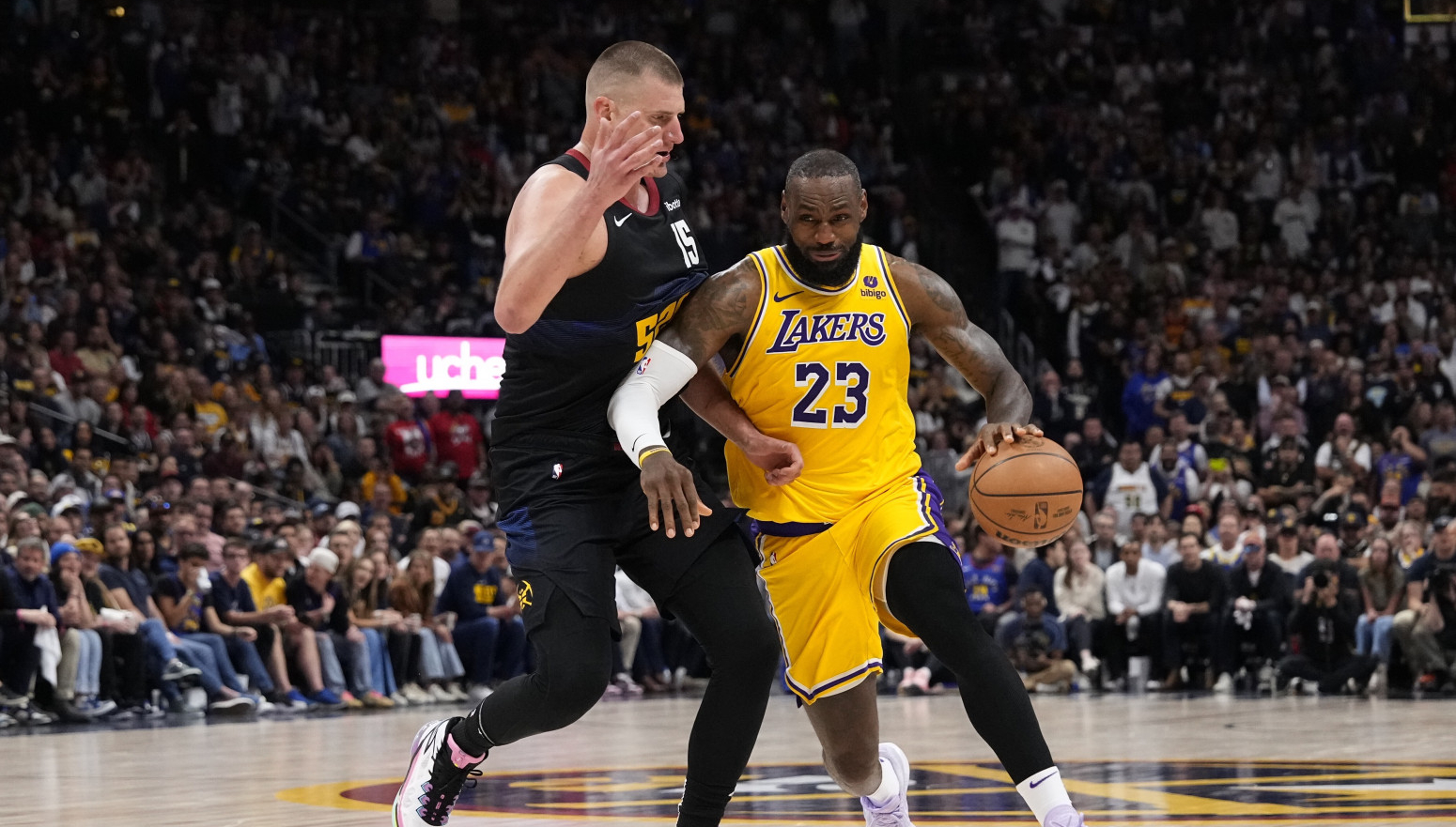 Novi snimak besnog Lebrona, urlao na sudije: "Zašto nisi svirao to s*anje?" VIDEO