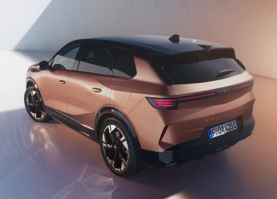 Veći i svestraniji od prethodnika: Opel predstavio novi Grandland FOTO/VIDEO