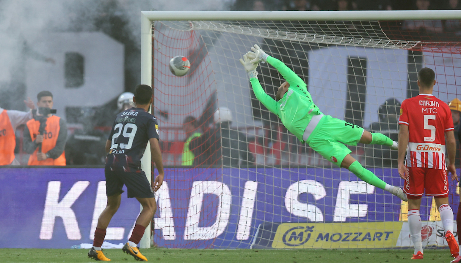 Ipak se igra – Zvezda merka duplu krunu, šta sprema Partizan?