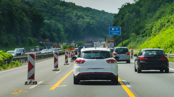 Nemački "tihi asfalt" počeo da se raspada: Tek obnovljena deonica već mora na popravku