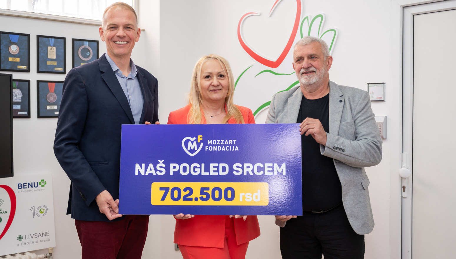 Poznati šire "Pogled srcem" - Dragan Zdravković i Fondacija Mozzart uručili donaciju za "Budi Human"