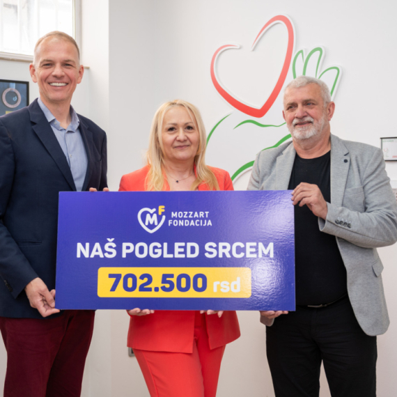 Poznati šire "Pogled srcem" - Dragan Zdravković i Fondacija Mozzart uručili donaciju za "Budi Human"