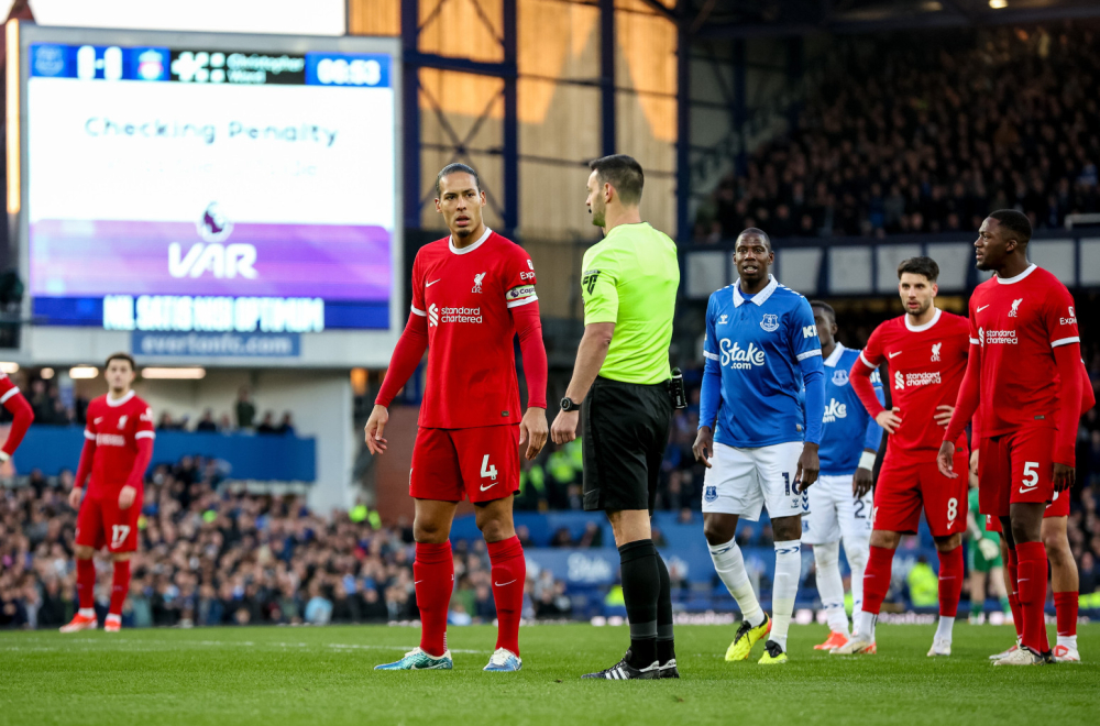 Van Dajk ljut na saigrače: "Da li oni zaista žele titulu?"