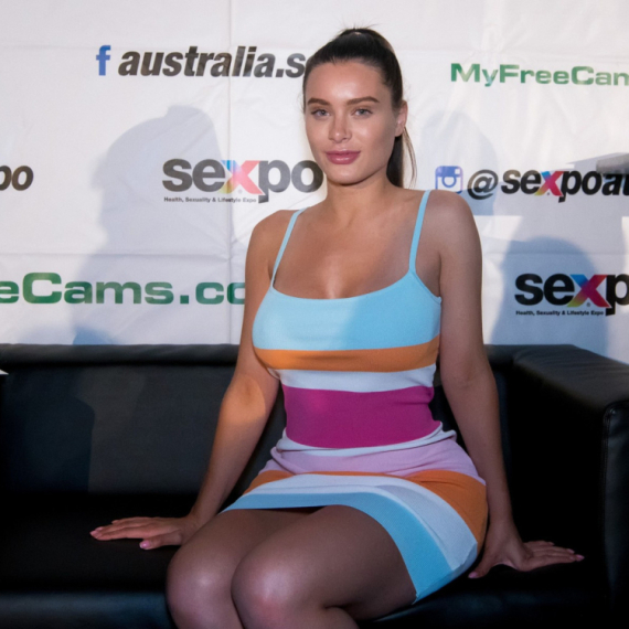 Koliko su zvezde filmova za odrasle plaćene po sceni?