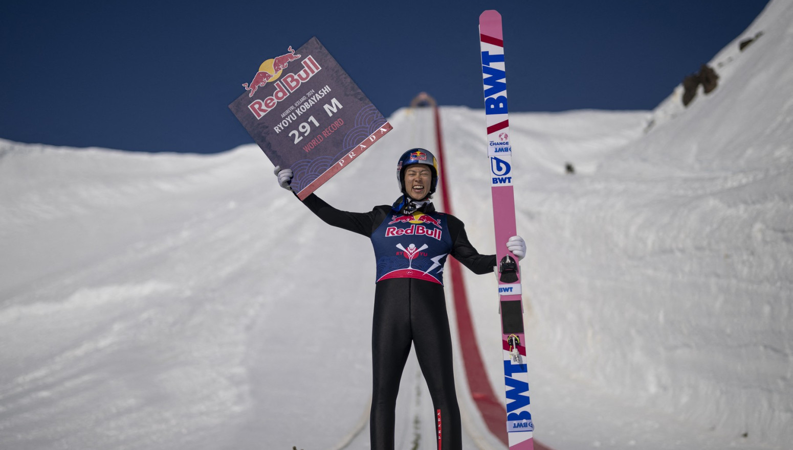 Spektakularan let – Kobajaši skočio 291 metar! VIDEO