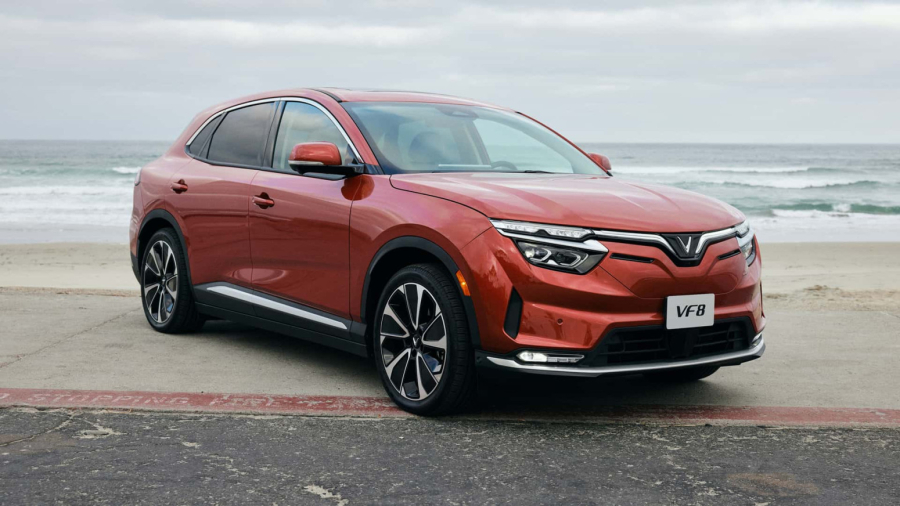 Vlasnici tuže auto-kompaniju: Kažu da se njihov EV puni čak 24 sata!