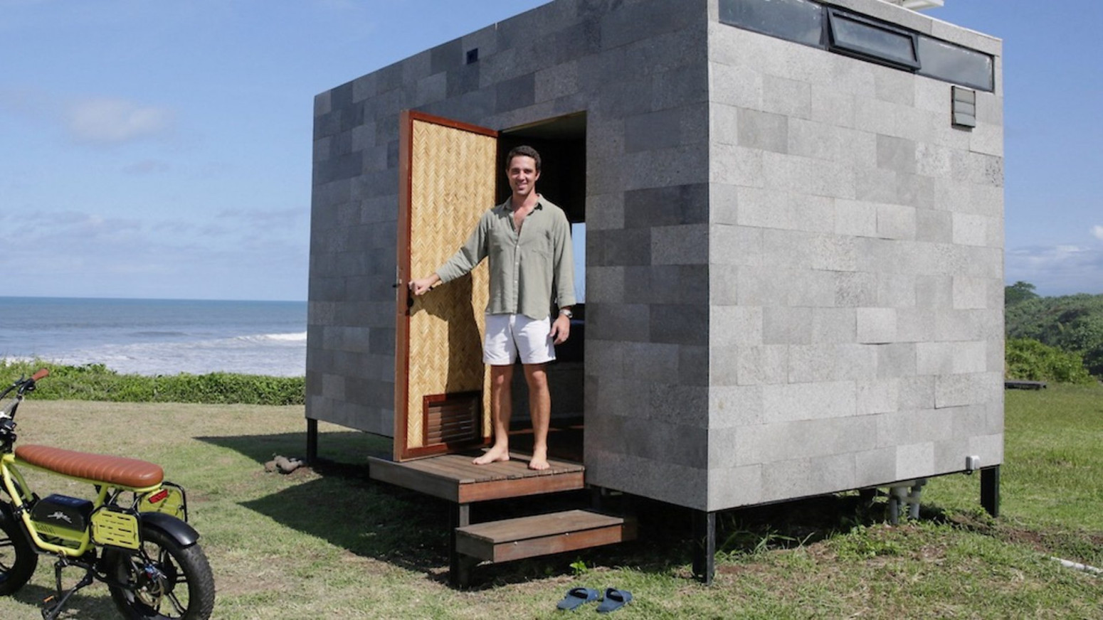 „Sagradio sam moj mali dom od 35.000 plastičnih kesa"