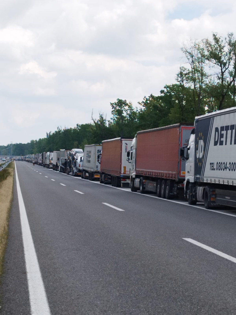 Kolaps na granici sa Hrvatskom: Već satima se stoji