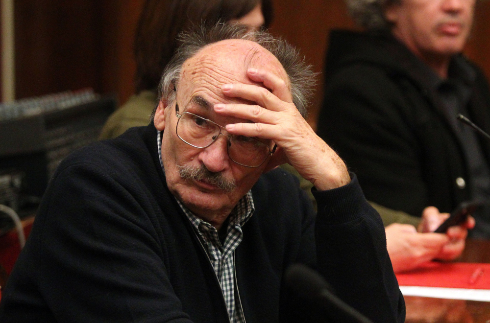 Skandal; Petričić poziva na nasilje: Kamenicama razlupati zgradu Predsedništva VIDEO