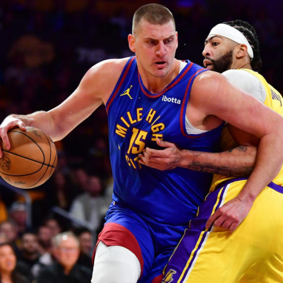 Jokićev flert sa tripl-dablom za agoniju Lejkersa!  VIDEO