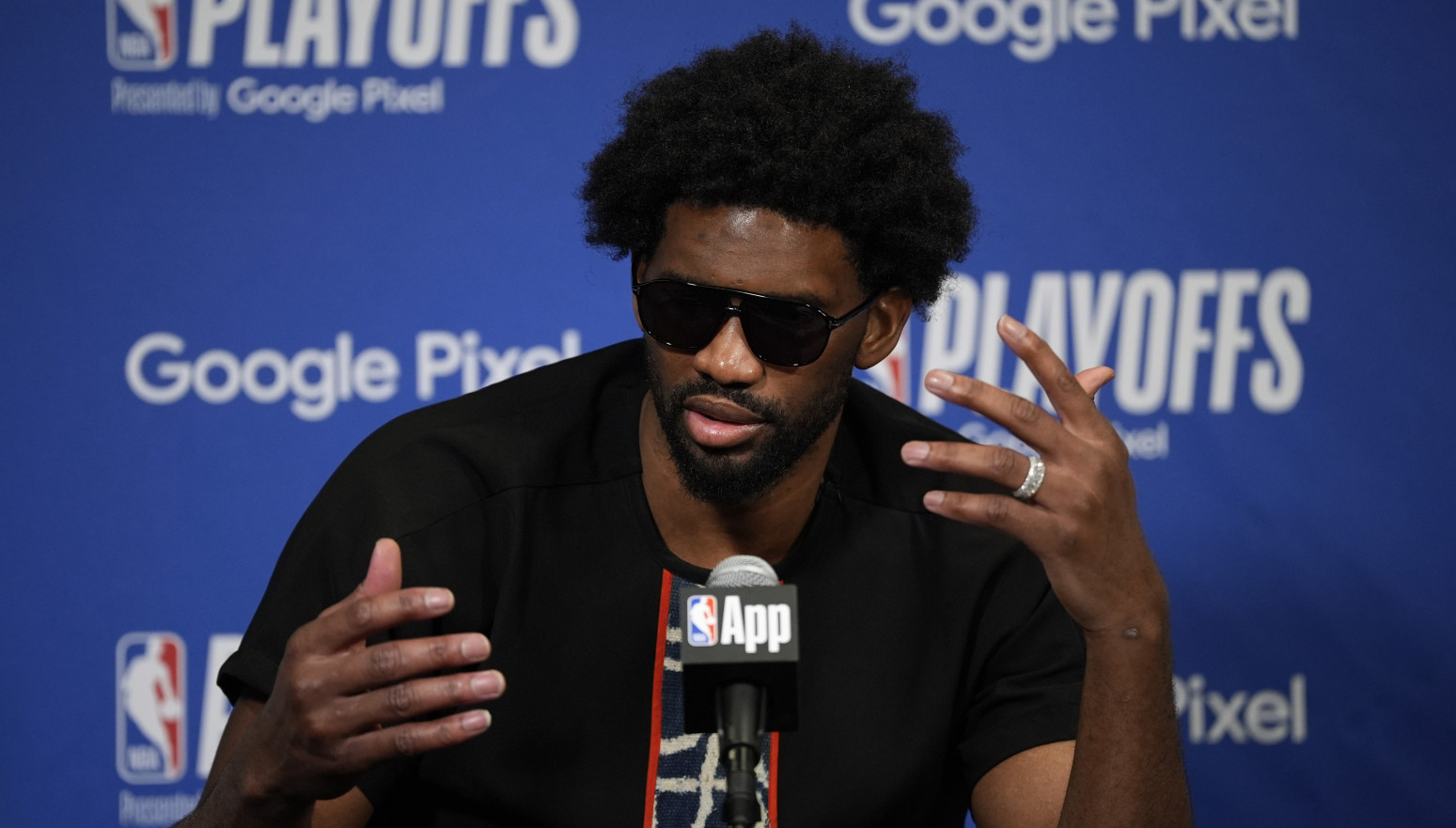 Embid uznemirio NBA – krio bolest od saigrača