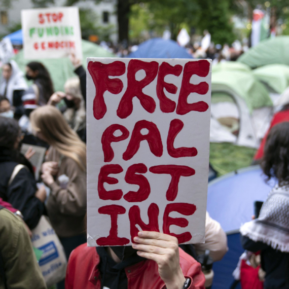 Students on their feet; Brutal arrests by the police VIDEO