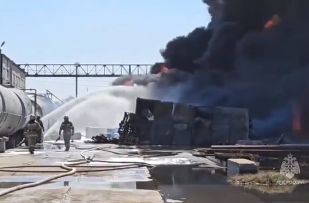 Požar u ruskoj rafineriji: "Kratak spoj" ili ukrajinski dronovi? VIDEO