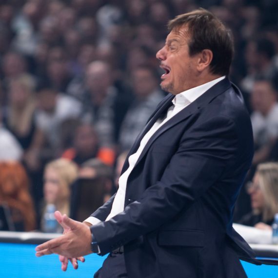 Ataman "poludeo" ispred svlačionice: "Ko je ovaj čovek? Zovite obezbeđenje" VIDEO