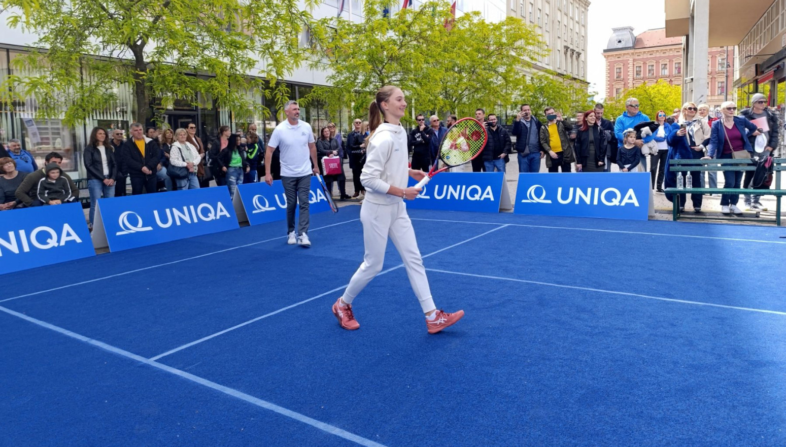 B92.sport na neobičnom spektaklu: Ivanišević sa Srpkinjom usred Zagreba igrao tenis FOTO/VIDEO