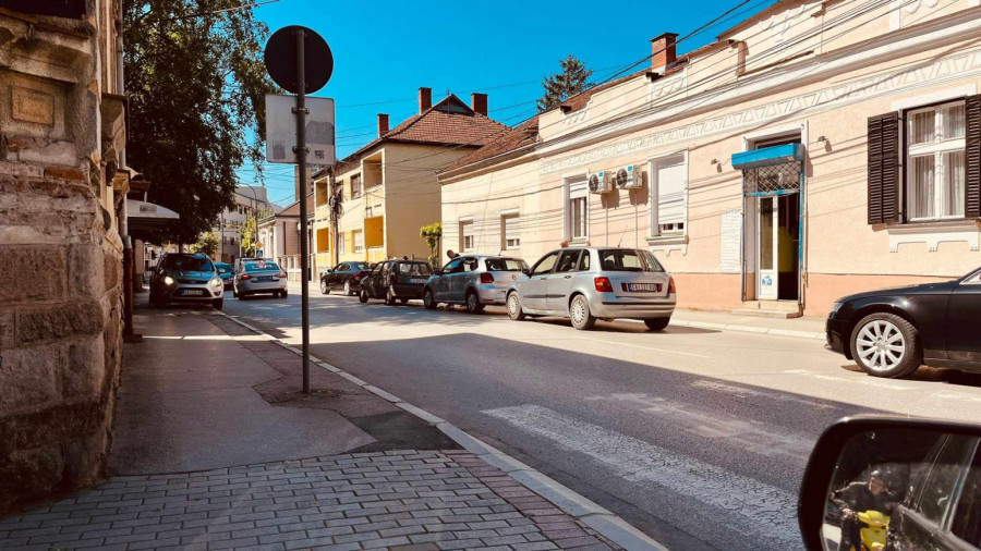 Lančani sudar u centru grada: Automobili se zakucali jedan u drugi FOTO