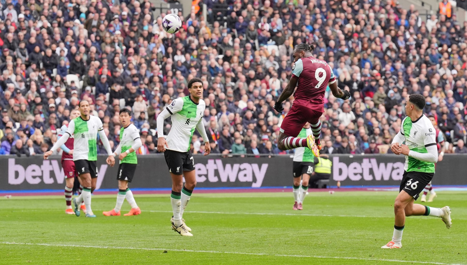 Antonio rastužio Klopa, novi udarac za Liverpul u borbi za titulu VIDEO