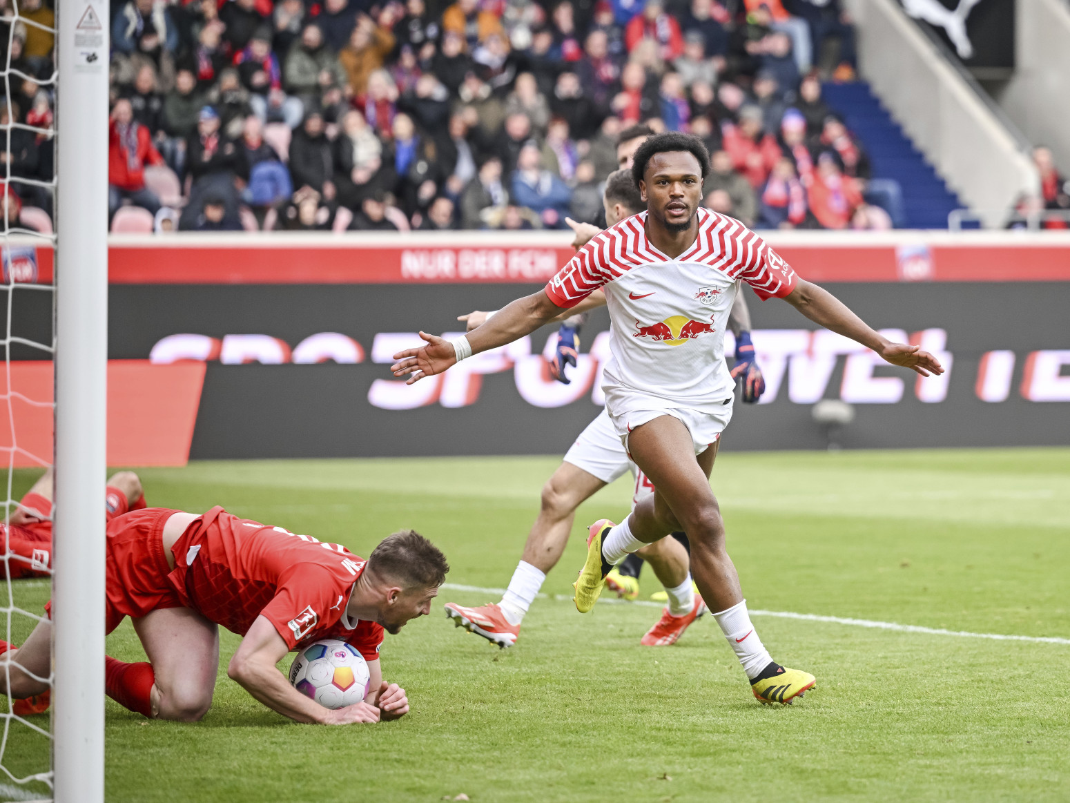 Debakl polufinaliste Lige šampiona – Lajpcig uništio Dortmund VIDEO