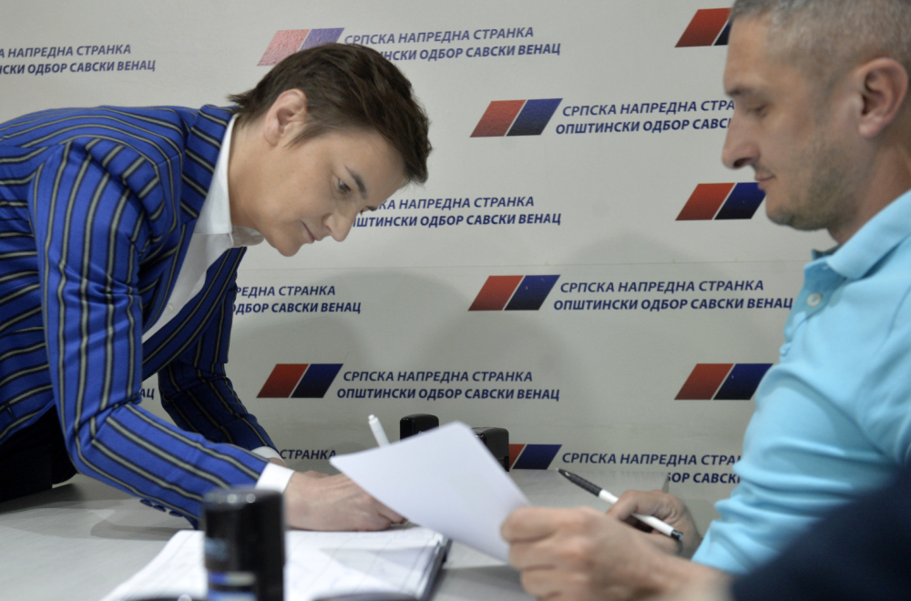 Brnabić dala svoj potpis: "Ovo neće biti laka borba, greška je misliti da opozicija bojkotuje izbore"