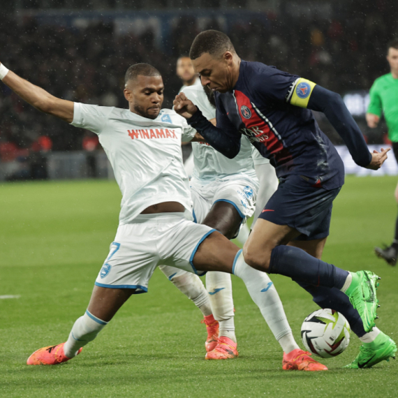 Avr sprečio šampionsku žurku Pari Sen Žermena