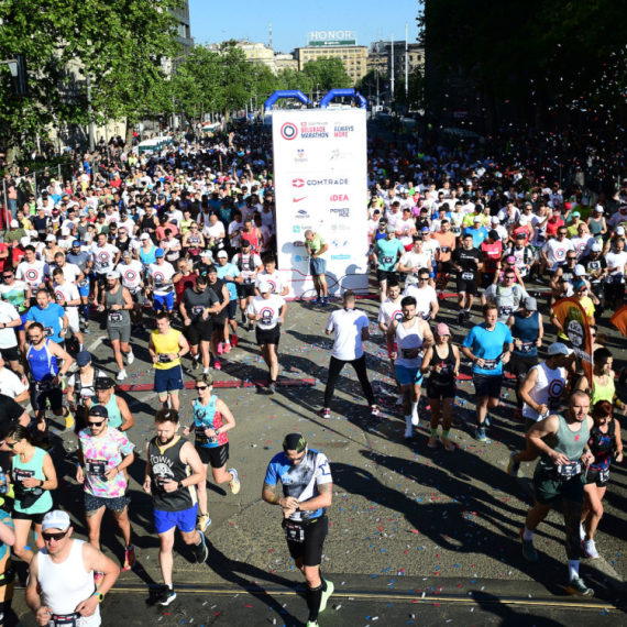 Sportski praznik u Beogradu – maraton briše i razlike između "večitih" rivala FOTO