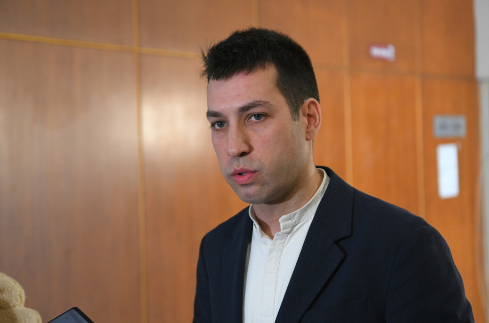 Radomir Lazović, Dobrica Veselinović i Pavle Grbović ponovili: Srebrenica je genocid FOTO