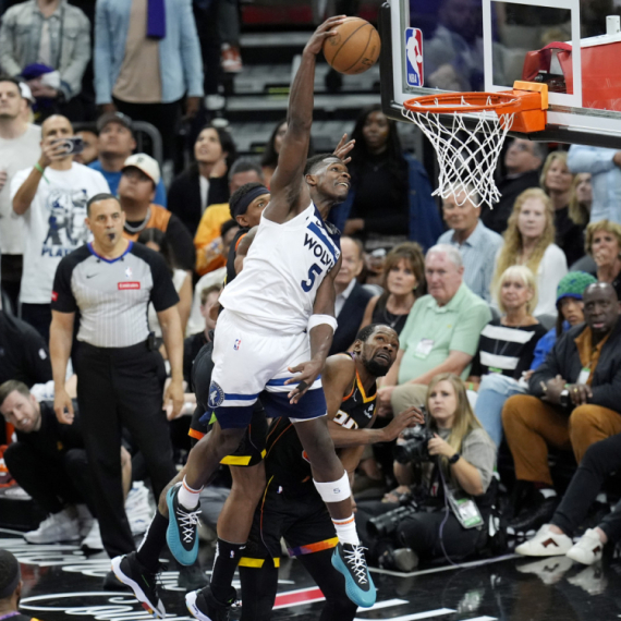 Edvards "pomeo" Finiks – sada čeka da Jokić završi posao VIDEO