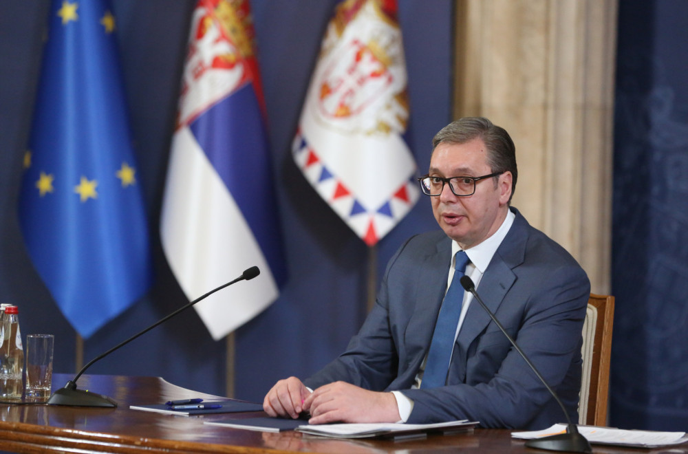 Vučić čestitao Vaskrs: Želim da sva iskušenja i izazove prevaziđemo u veri u trijumf života, dobrote i slobode