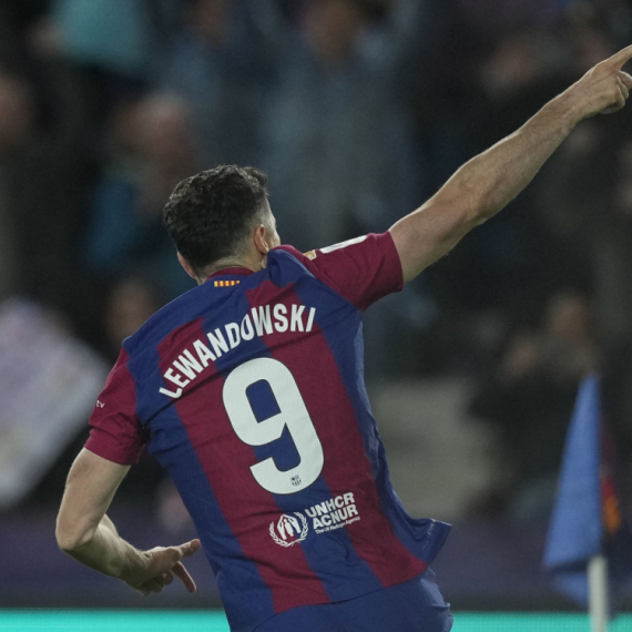 Ter Štegen se glupirao, Levandovski het-trikom izvadio Barsu