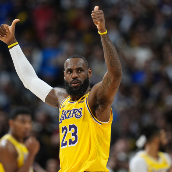 Lebron nije čestitao Jokiću – odmah napustio teren VIDEO