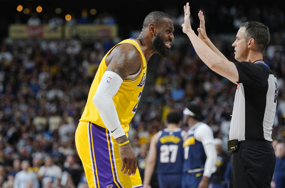 Lebron provocirao navijače Denvera, oni mu odgovorili: " Ti si plačljivko" VIDEO