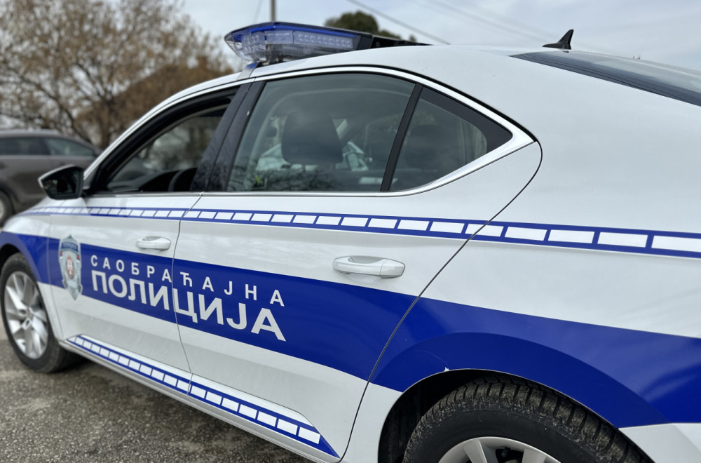 Policija upotrebila vatreno oružje: Vozač se nije zaustavio i dao se u beg kod Guče