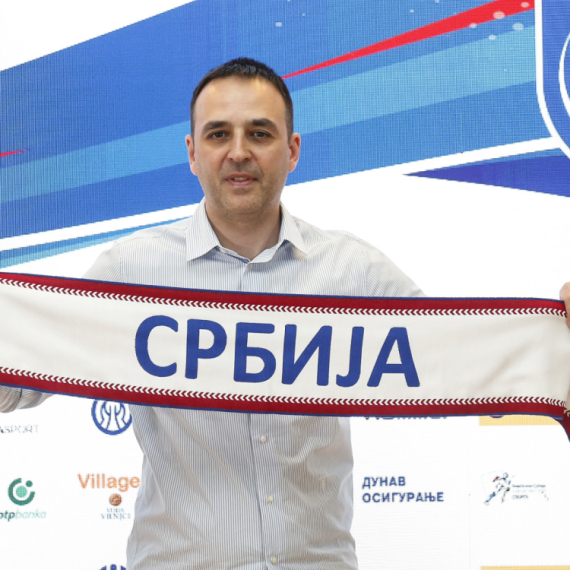 Selektor Srbije: "Ne idemo Špancima na crtu sa belom zastavom"