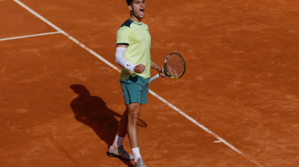 Alkaras kroz sito i rešeto do četvrtfinala!