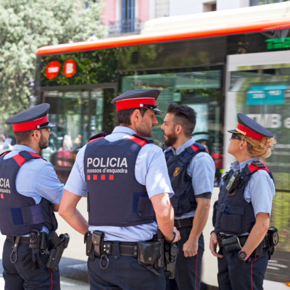 Uhapšeno više od 100 WhatsApp prevaranata