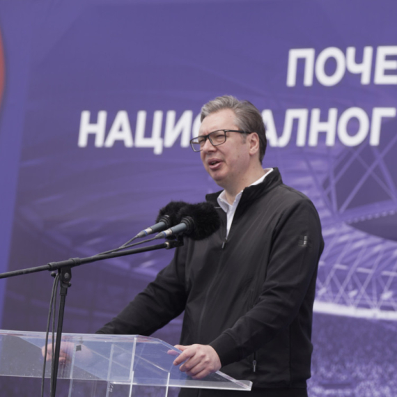 Vučić: Mrzim neradničku klasu, živim za radnike