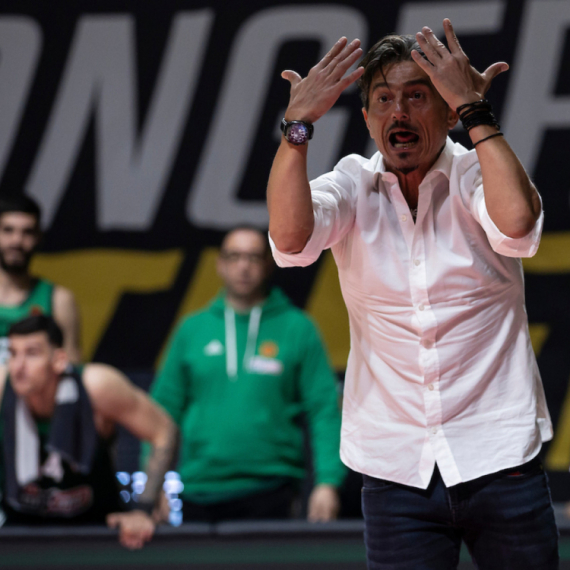 Kao da je rat: Grčka suspendovala finale Olimpijakosa i PAO