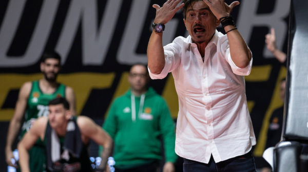 Kao da je rat: Grčka suspendovala finale Olimpijakosa i PAO