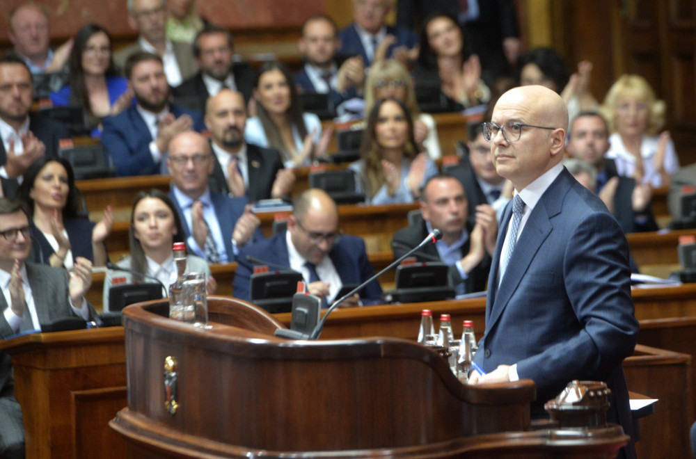 The session of the Assembly on the election of the new government has begun
