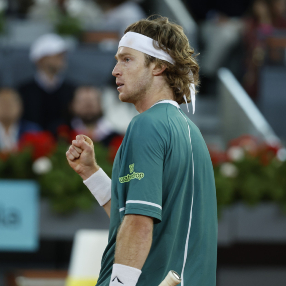 Rubljov eliminisao Alkarasa, pa "zaboravio" Đokovića