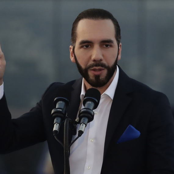 Predsednik pozvao na hitan sastanak: Ministri pod lupom