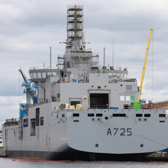 Francuski vojni brod uplovio u Split