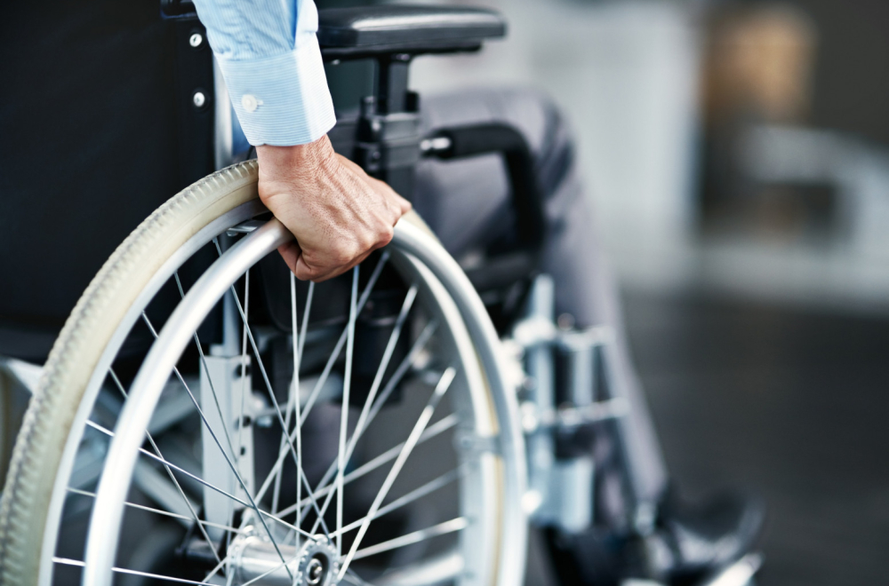 Frapantna scena u Beogradu: Prosjak "prohodao na Veliki četvrtak" pa napao čoveka VIDEO