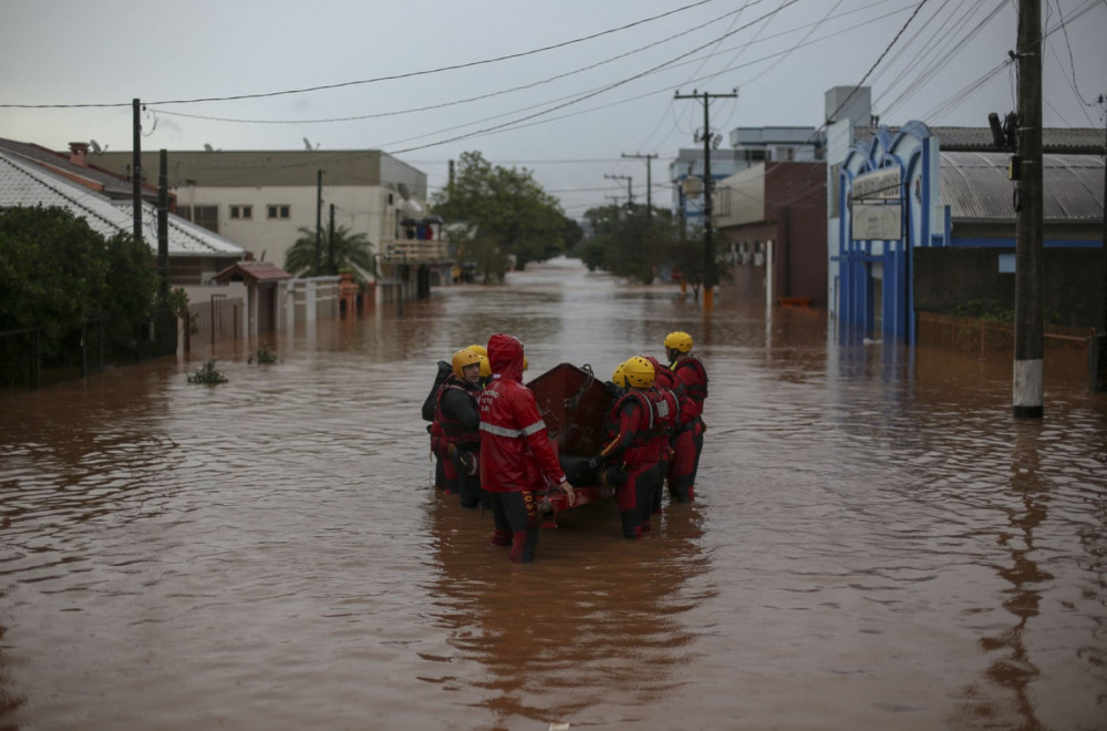 Haos u Brazilu: U poplavama nakon obilnih kiša poginulo 13 osoba