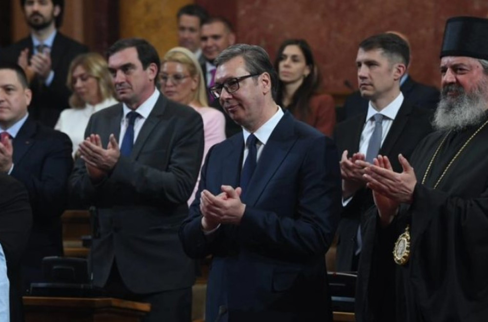 Vučić čestitao novim ministrima: "Tražim da se borite snažnije nego ikada za svoju zemlju" FOTO