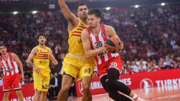 Navijači Olimpijakosa prizivaju 1997. godinu