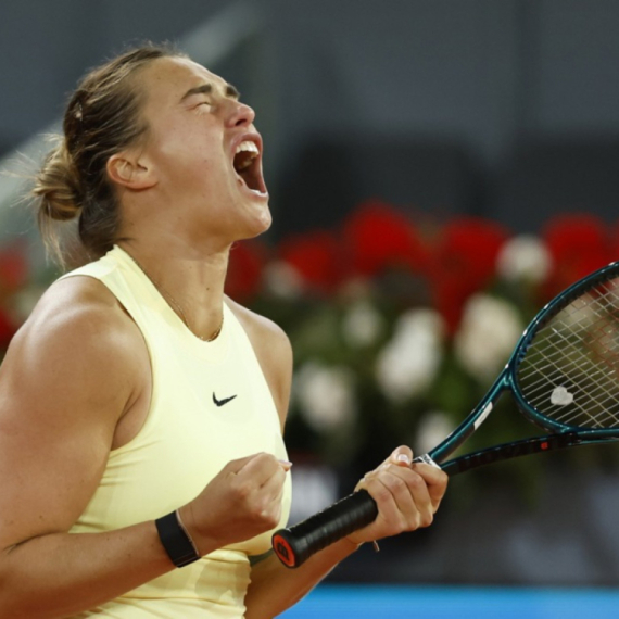 Sabalenka se vratila iz nokdauna u derbiju – za finale Madrida